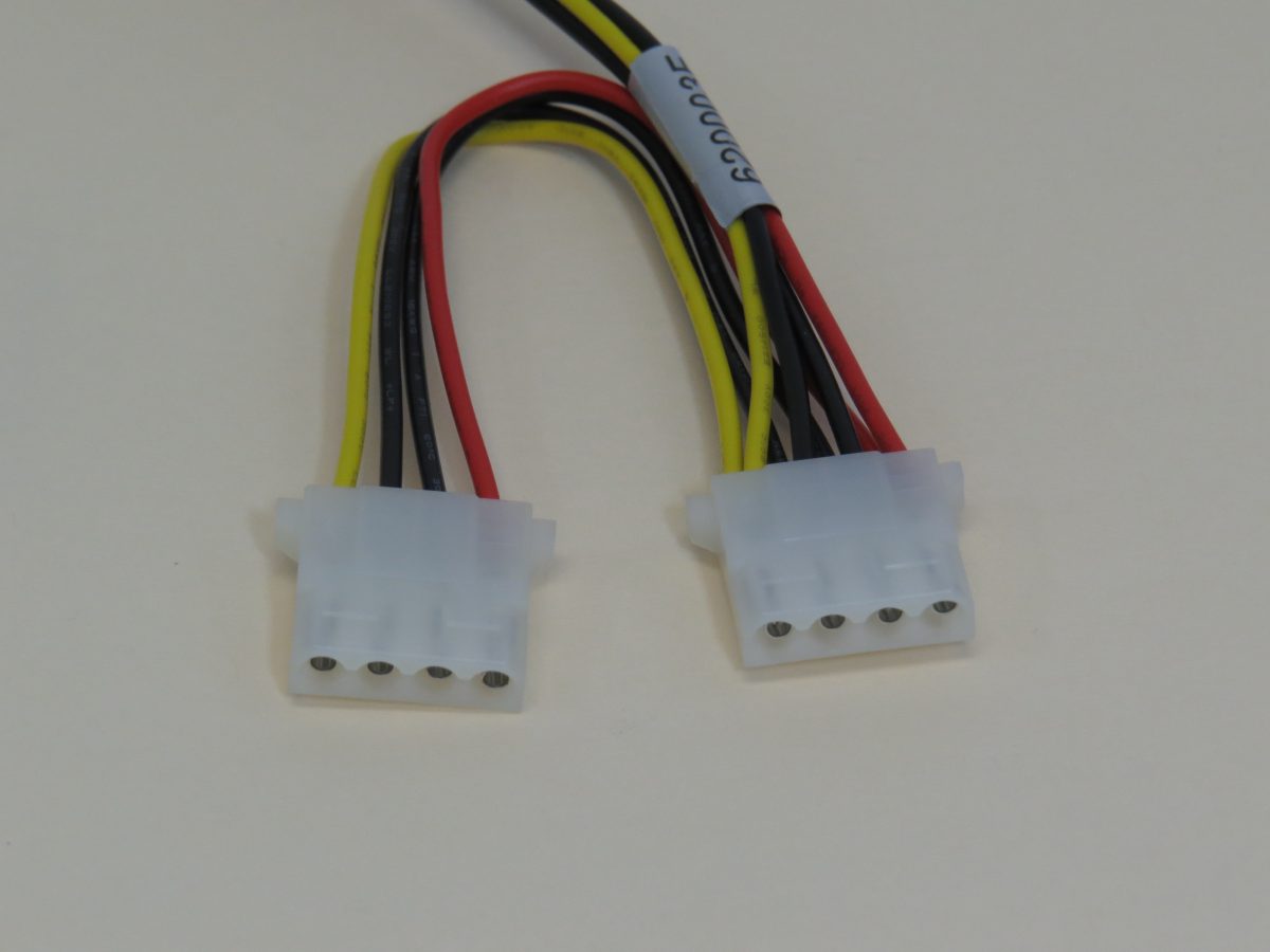 Dual 4-pin connectors peripheral cable